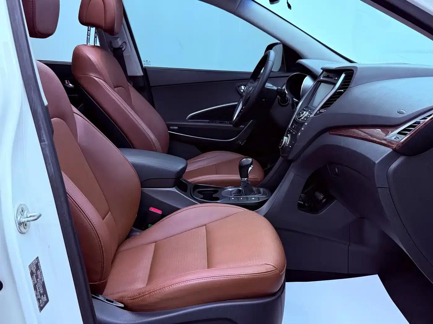 2013 Geely Grand Prix 3.0L 7-seater 4WD Flagship Edition with Brown Interior — миниатюра 21