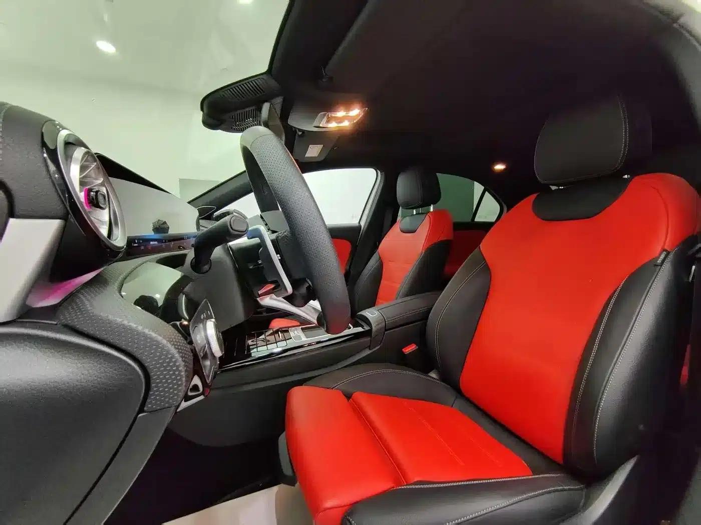 2025 Mercedes-Benz A-Class AMG A 35 L 4MATIC — миниатюра 16