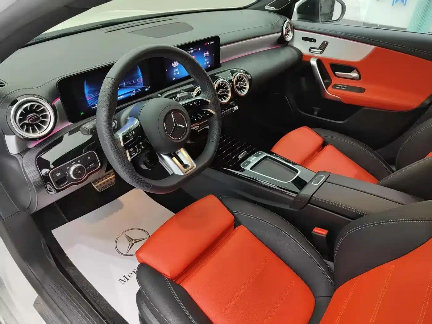 2025 Mercedes-Benz A-Class AMG A 35 L 4MATIC — миниатюра 19
