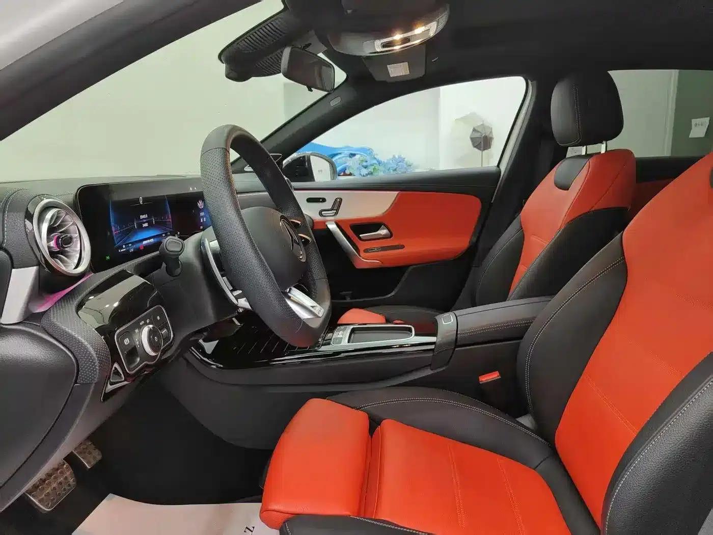2025 Mercedes-Benz A-Class AMG A 35 L 4MATIC — миниатюра 20