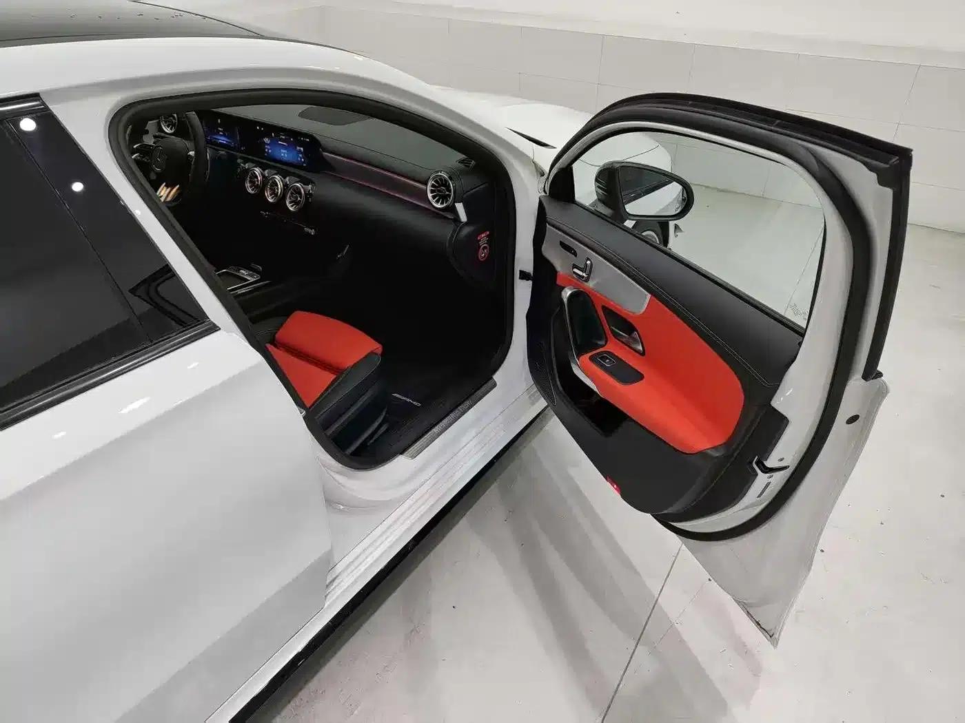 2025 Mercedes-Benz A-Class AMG A 35 L 4MATIC — миниатюра 5