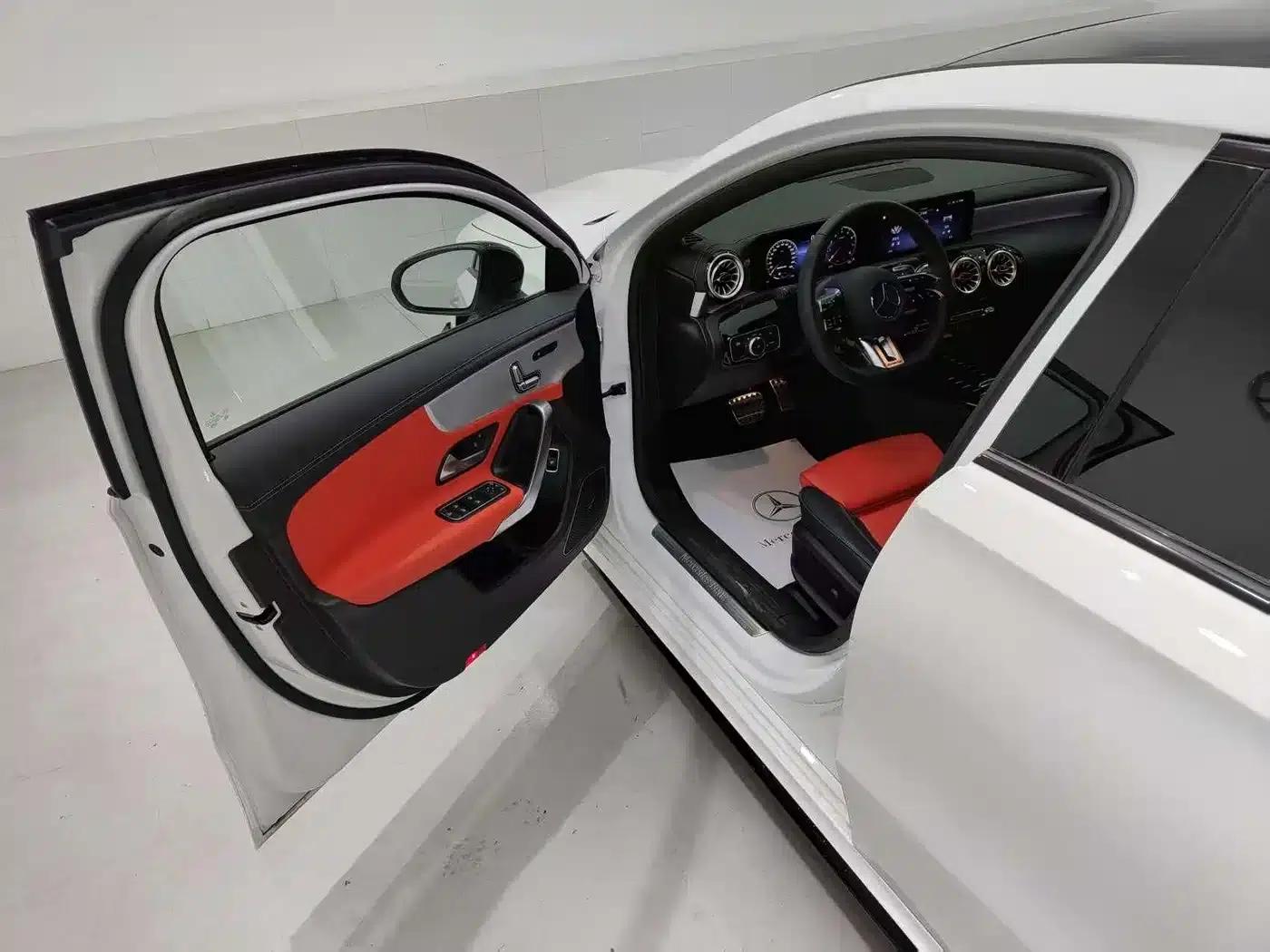 2025 Mercedes-Benz A-Class AMG A 35 L 4MATIC — миниатюра 6
