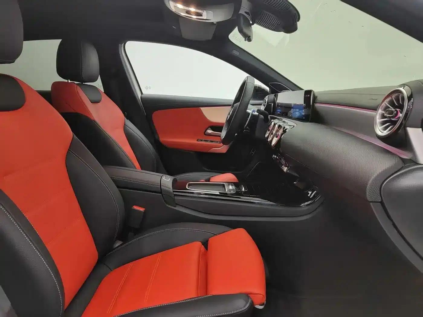 2025 Mercedes-Benz A-Class AMG A 35 L 4MATIC — миниатюра 8