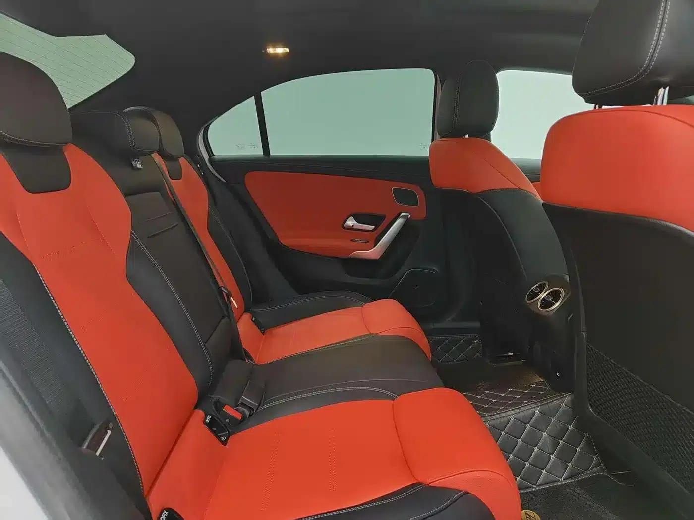 2025 Mercedes-Benz A-Class AMG A 35 L 4MATIC — миниатюра 9