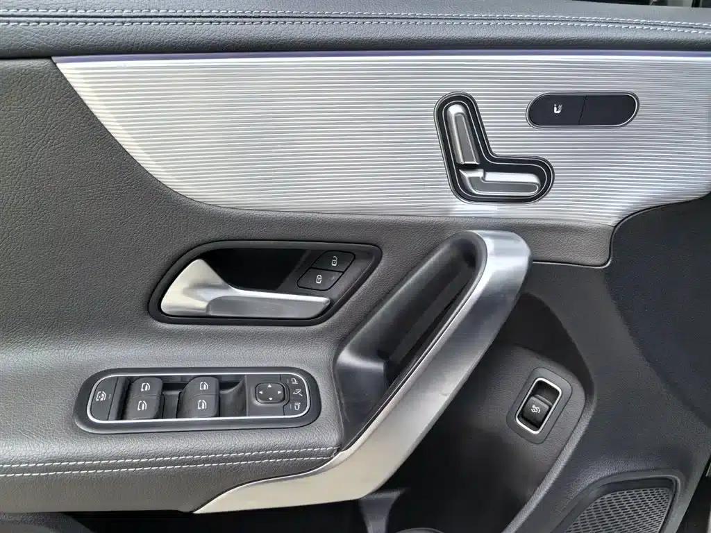 2023 Mercedes-Benz A-Class AMG A 35 L 4MATIC — миниатюра 7