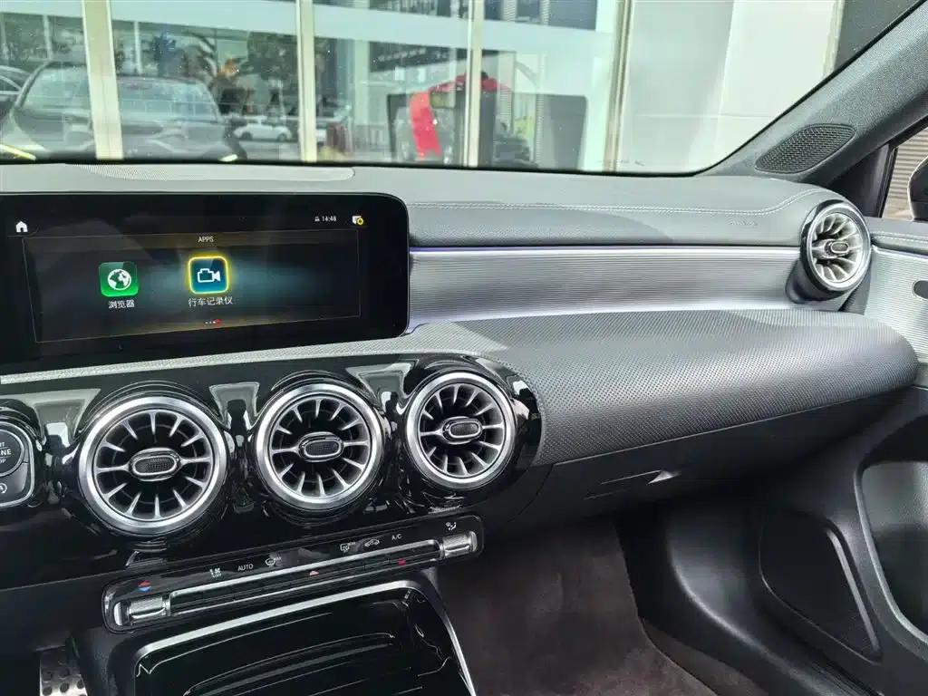 2023 Mercedes-Benz A-Class AMG A 35 L 4MATIC — миниатюра 8