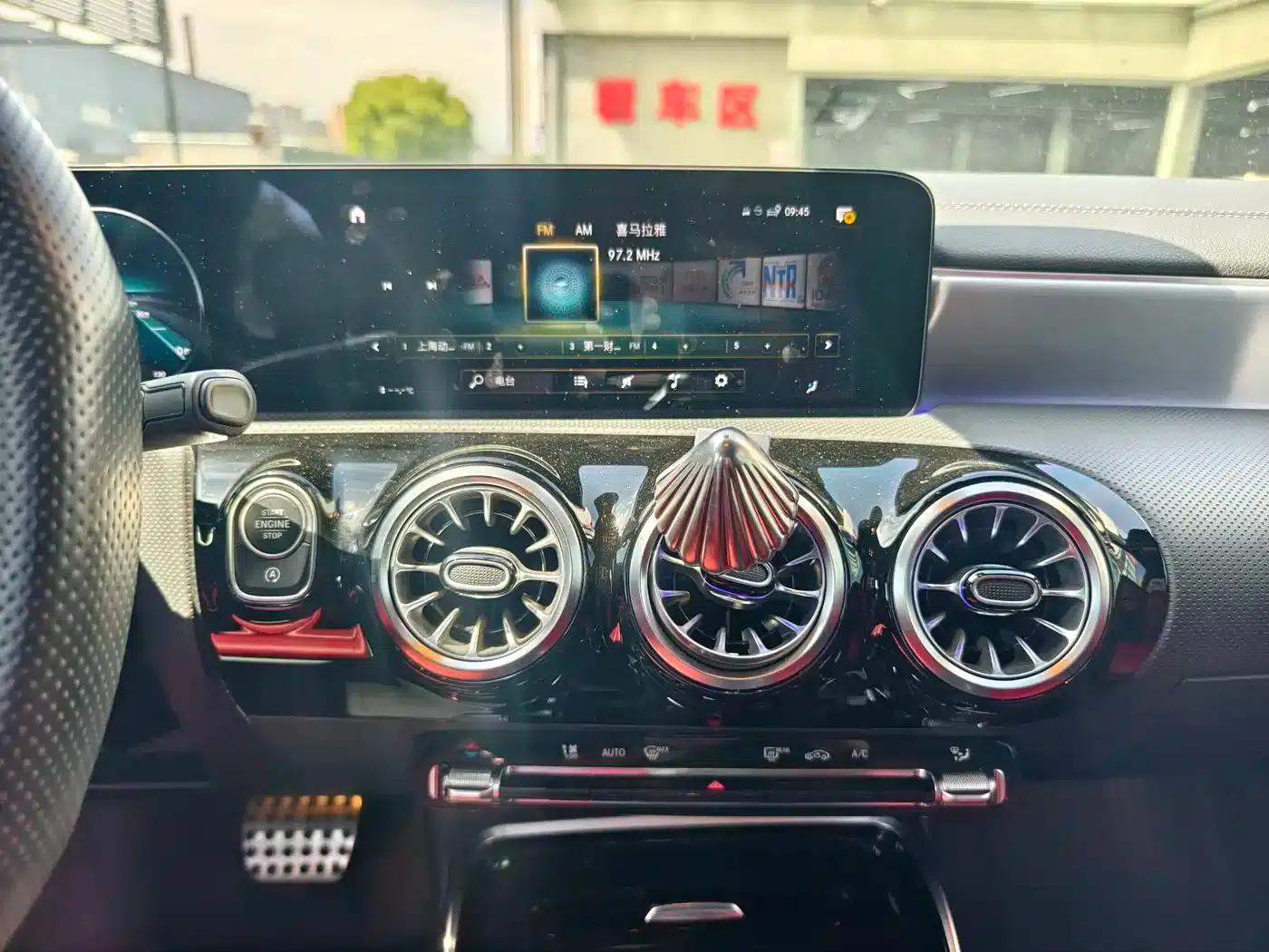 Imported 2022 Mercedes-Benz A-Class AMG A 35 4MATIC — миниатюра 11