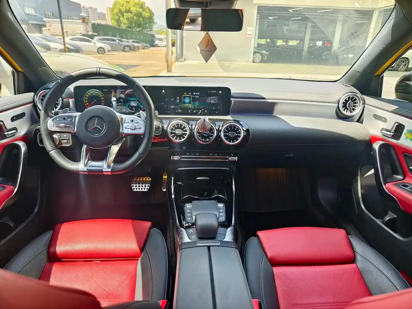 Imported 2022 Mercedes-Benz A-Class AMG A 35 4MATIC — миниатюра 8