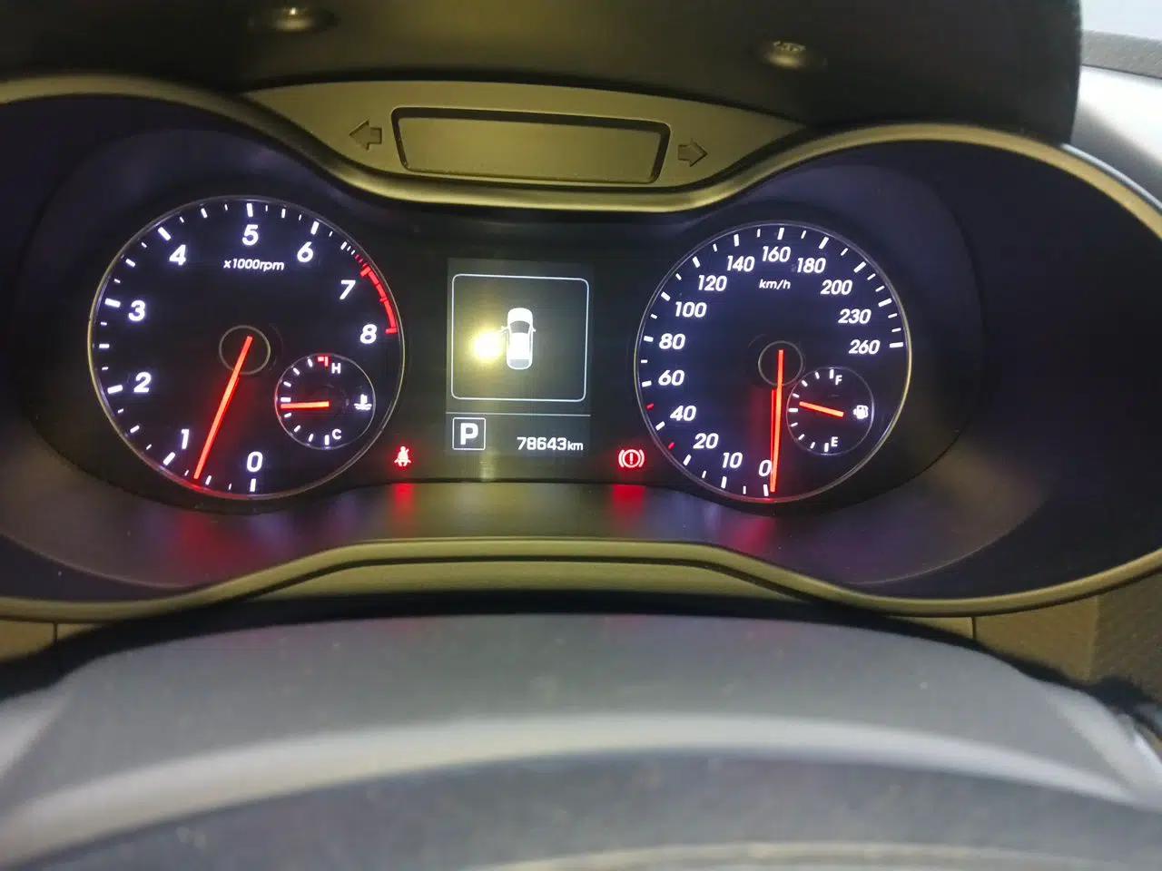 Hyundai Veloster 2015 1.6T Automatic Luxury Edition — миниатюра 13