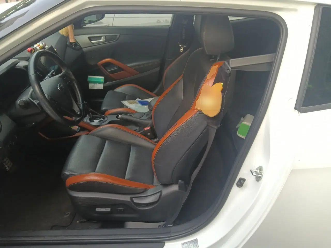 Hyundai Veloster 2015 1.6T Automatic Luxury Edition — миниатюра 16