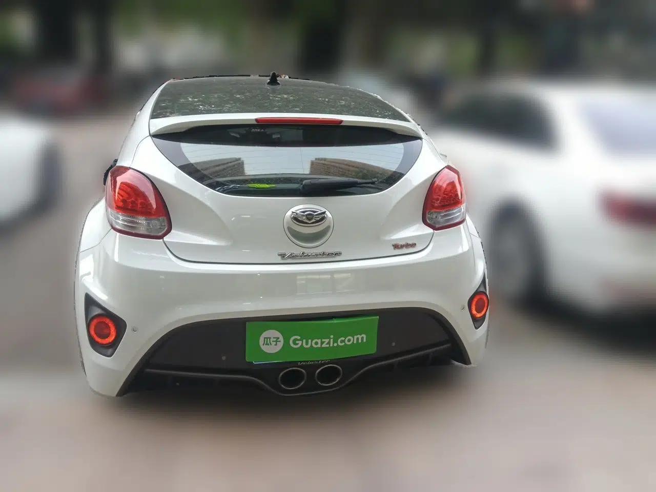 Hyundai Veloster 2015 1.6T Automatic Luxury Edition — миниатюра 5