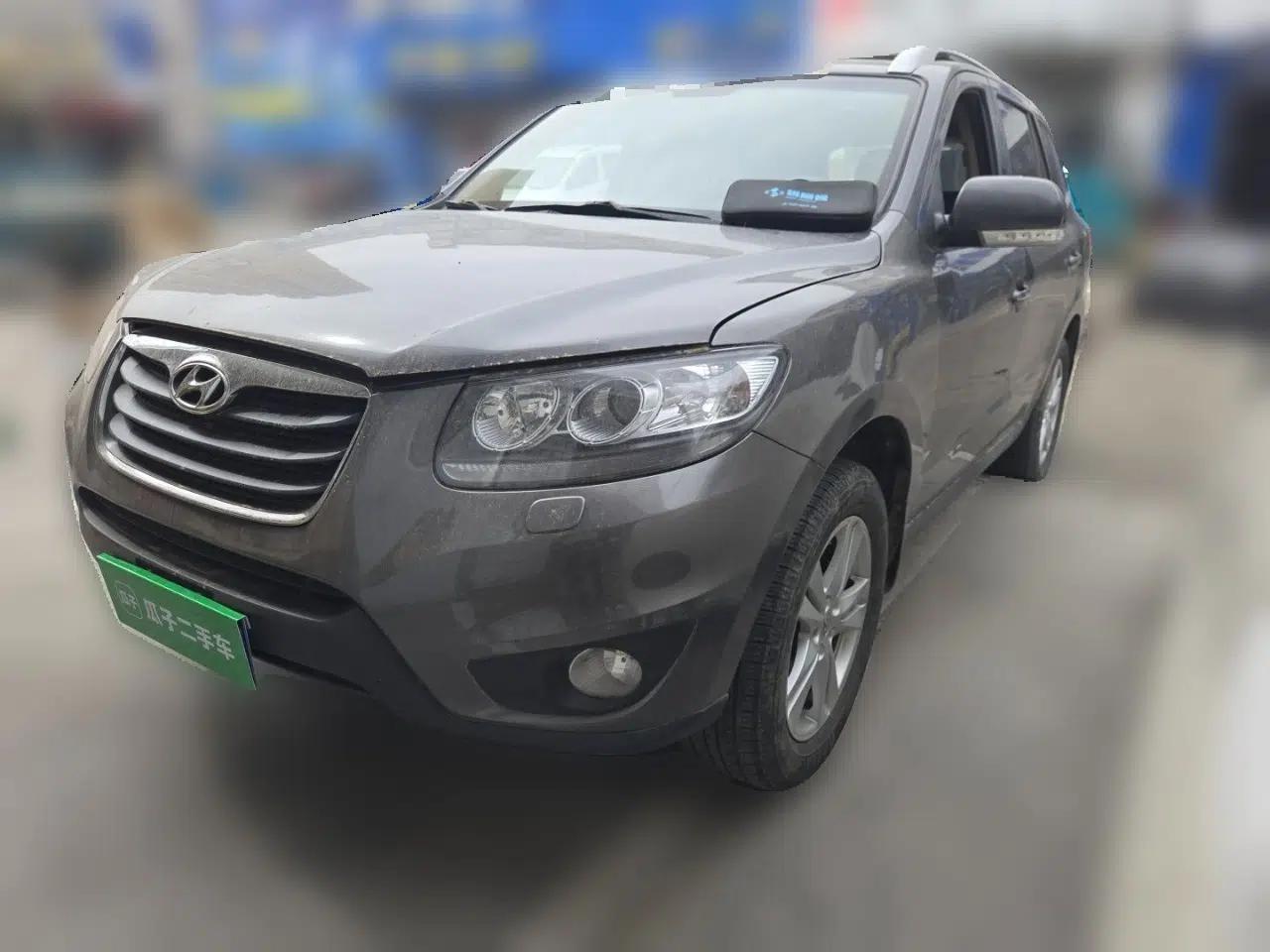 Hyundai Santa Fe Classic 2012 2.4 Comfort Edition 7-Seater Four-Wheel Drive — миниатюра 1