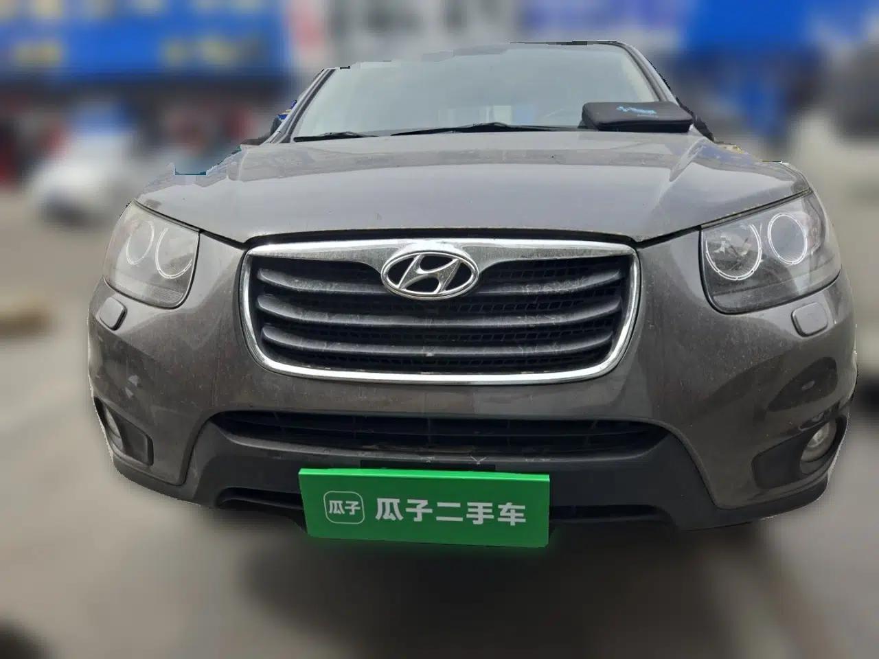 Hyundai Santa Fe Classic 2012 2.4 Comfort Edition 7-Seater Four-Wheel Drive — миниатюра 2