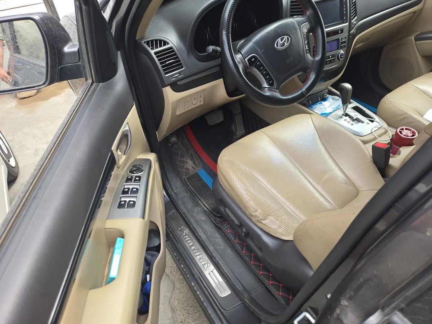 Hyundai Santa Fe Classic 2012 2.4 Comfort Edition 7-Seater Four-Wheel Drive — миниатюра 17