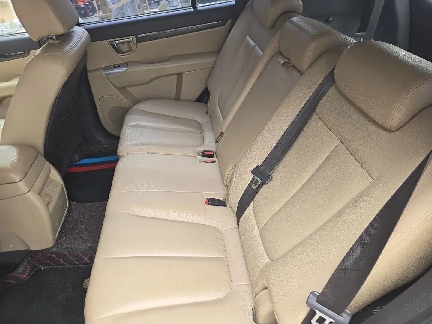Hyundai Santa Fe Classic 2012 2.4 Comfort Edition 7-Seater Four-Wheel Drive — миниатюра 18