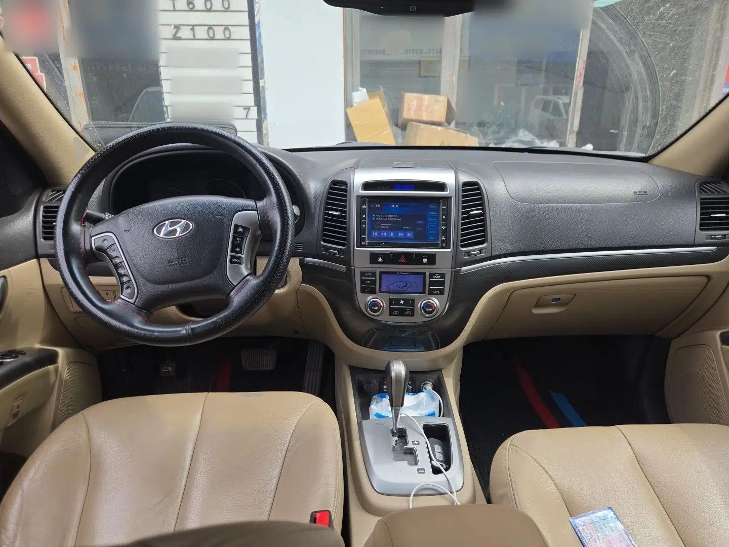 Hyundai Santa Fe Classic 2012 2.4 Comfort Edition 7-Seater Four-Wheel Drive — миниатюра 10