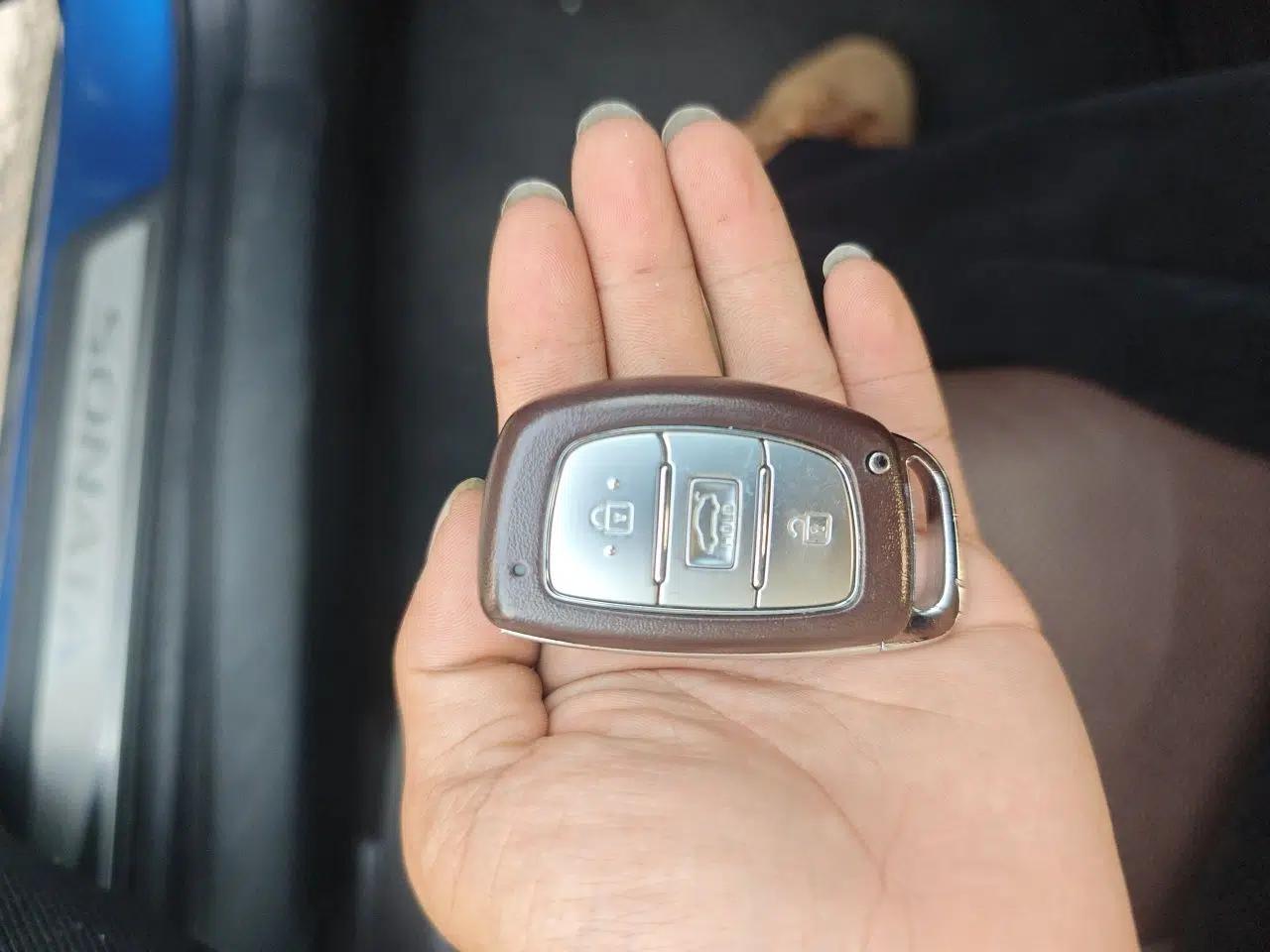 Hyundai Sonata Plug-in Hybrid 2018 2.0 PHT ZhiZun Edition China V Standard — миниатюра 9