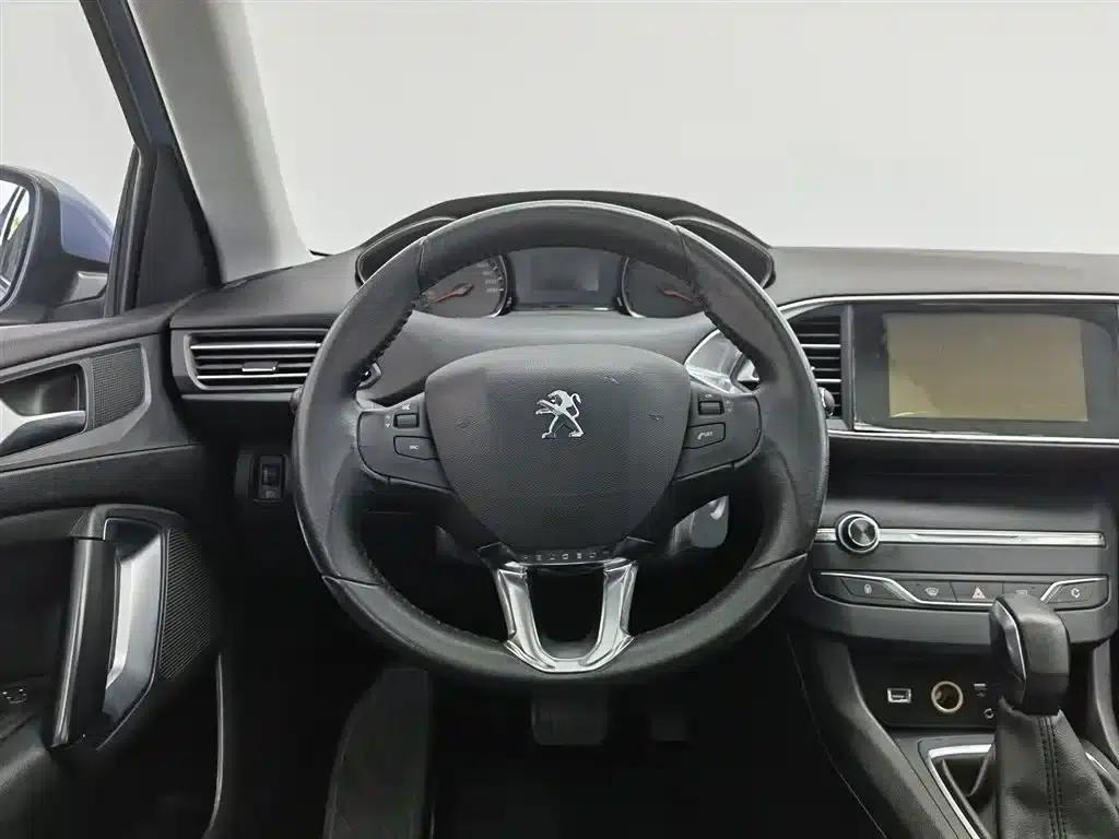 Peugeot 308S 2015 1.2T Automatic Sporty Edition — миниатюра 11