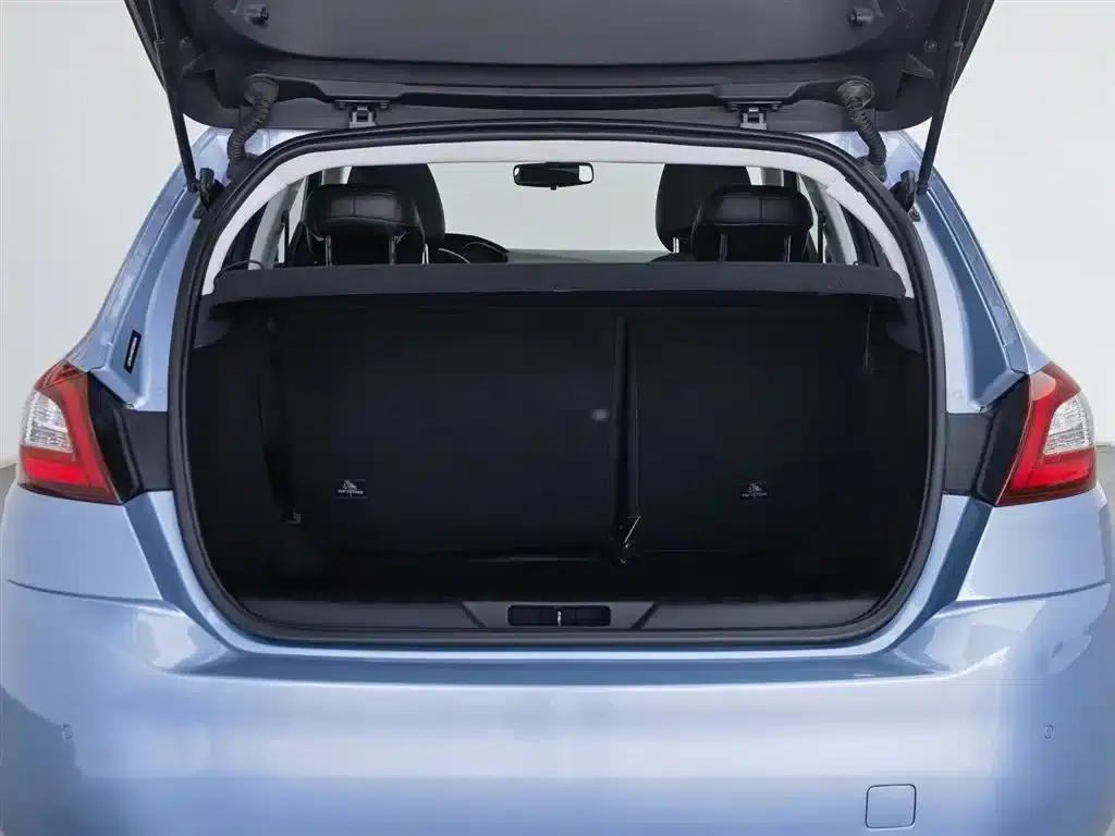 Peugeot 308S 2015 1.2T Automatic Sporty Edition — миниатюра 16