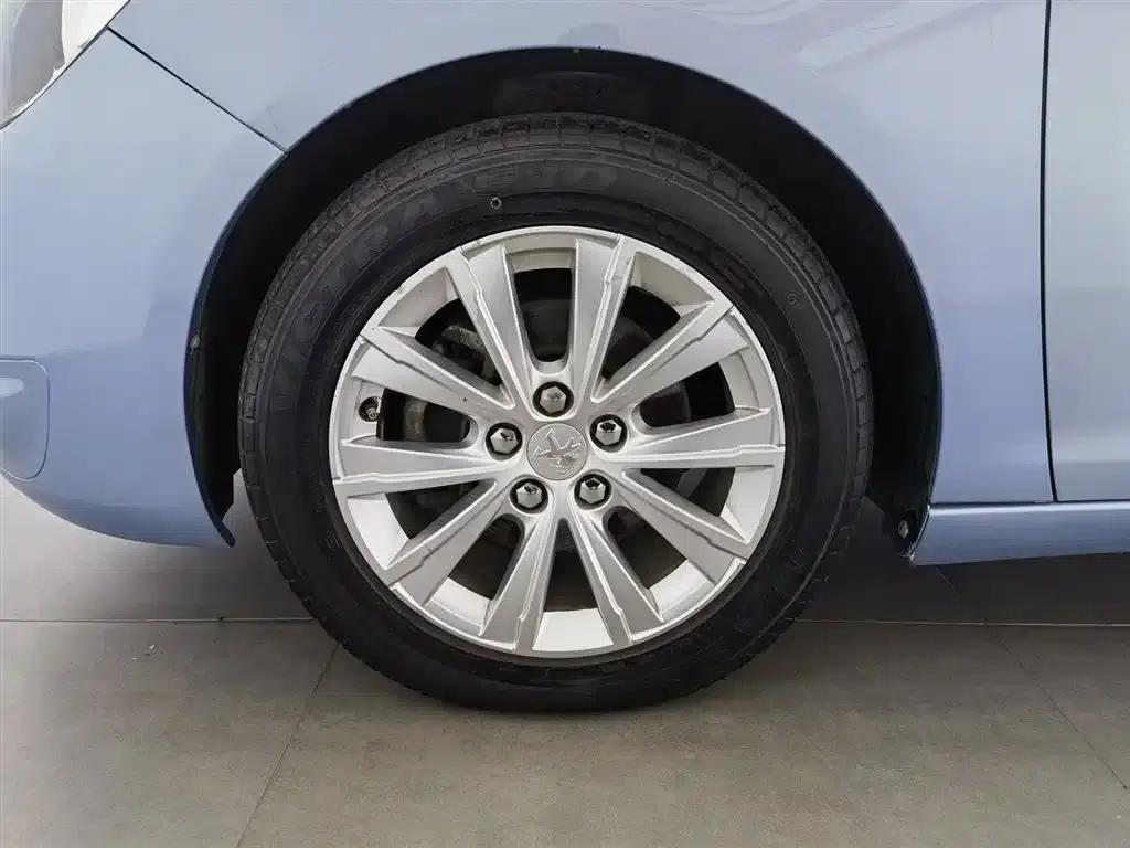 Peugeot 308S 2015 1.2T Automatic Sporty Edition — миниатюра 17