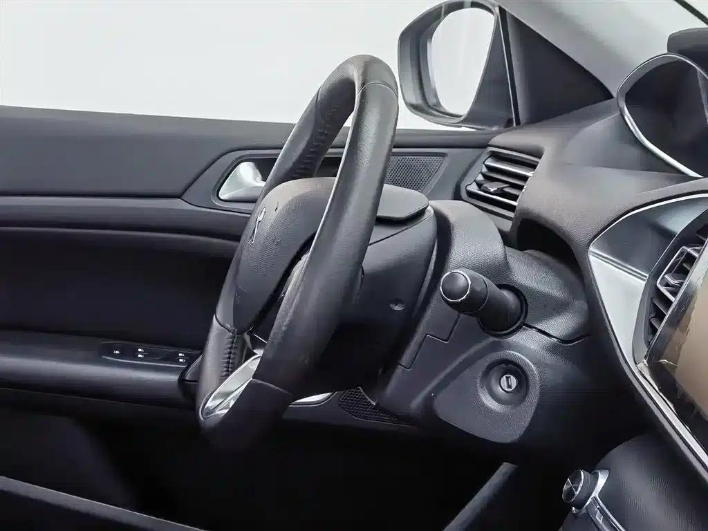 Peugeot 308S 2015 1.2T Automatic Sporty Edition — миниатюра 22