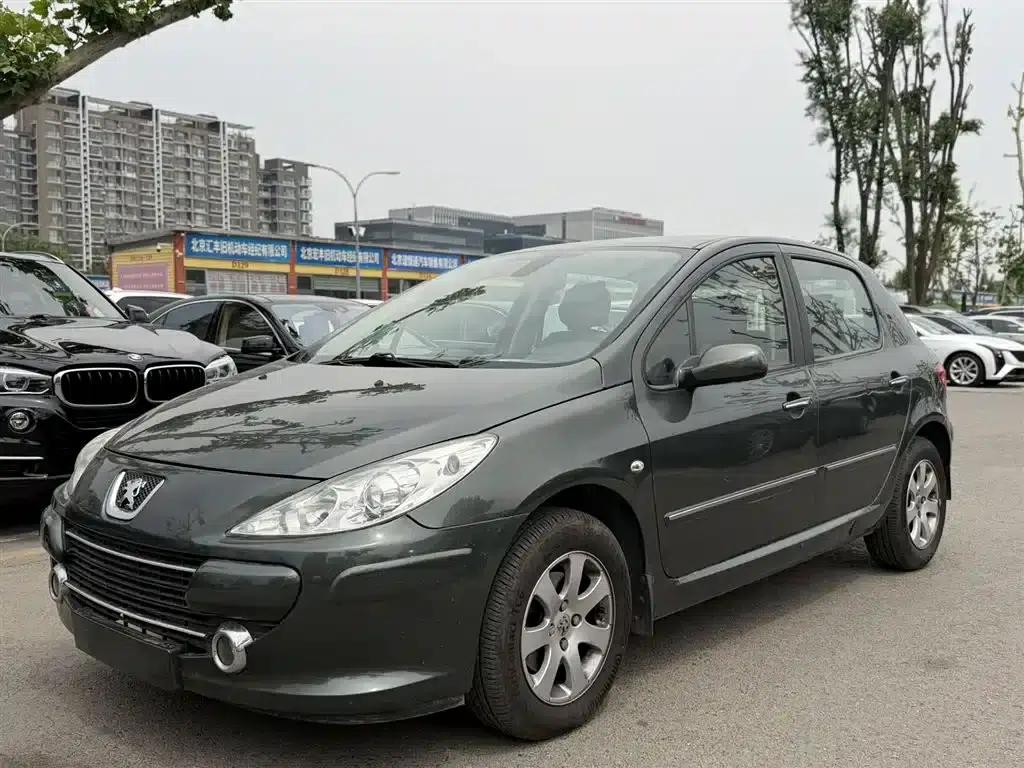 Peugeot 307 2010 Hatchback 1.6L Automatic Luxury Edition — миниатюра 1