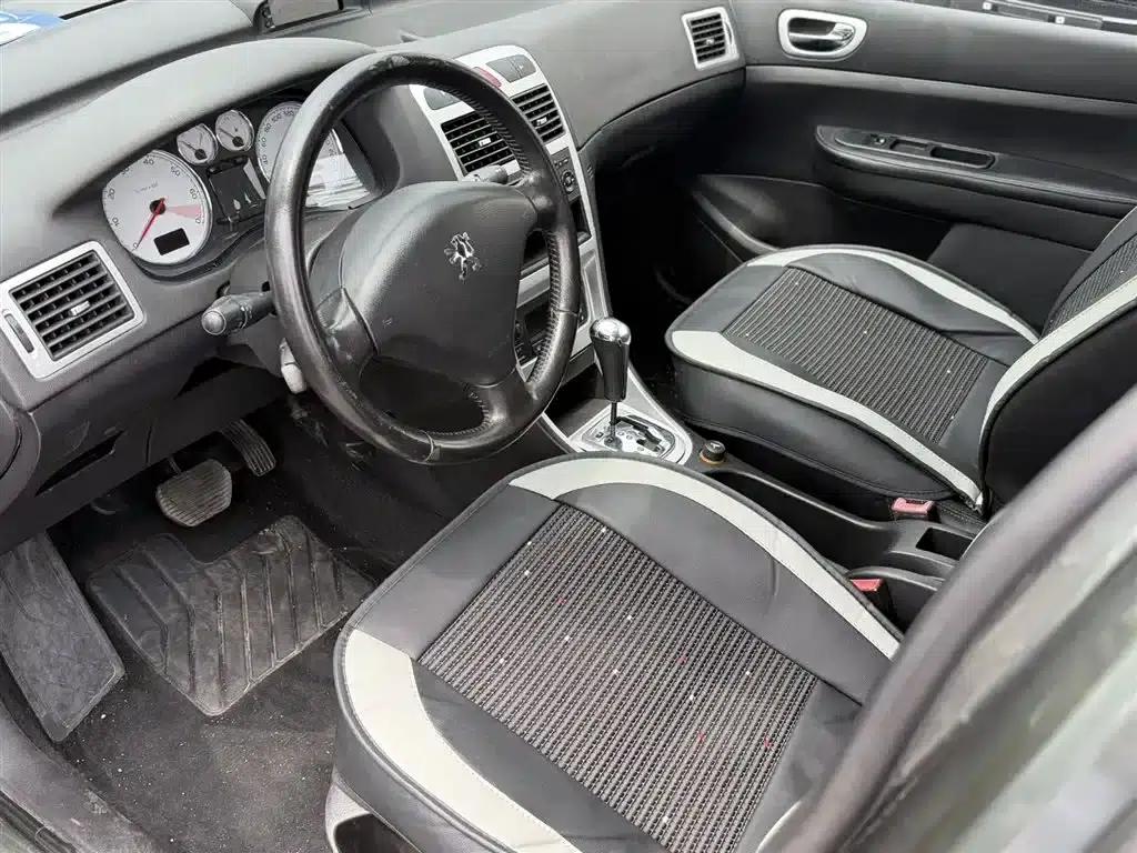 Peugeot 307 2010 Hatchback 1.6L Automatic Luxury Edition — миниатюра 3