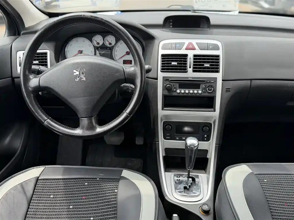 Peugeot 307 2010 Hatchback 1.6L Automatic Luxury Edition — миниатюра 9