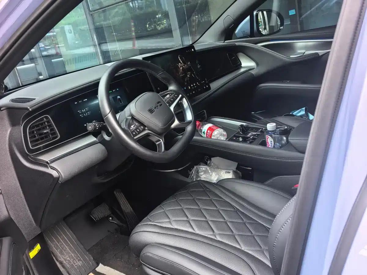 Hiace 07 EV 2024 Model 610 Long Range Version — миниатюра 2