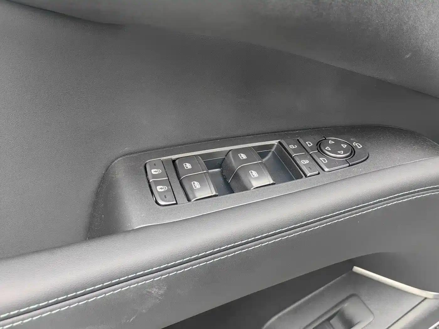 Hiace 07 EV 2024 Model 610 Long Range Version — миниатюра 8