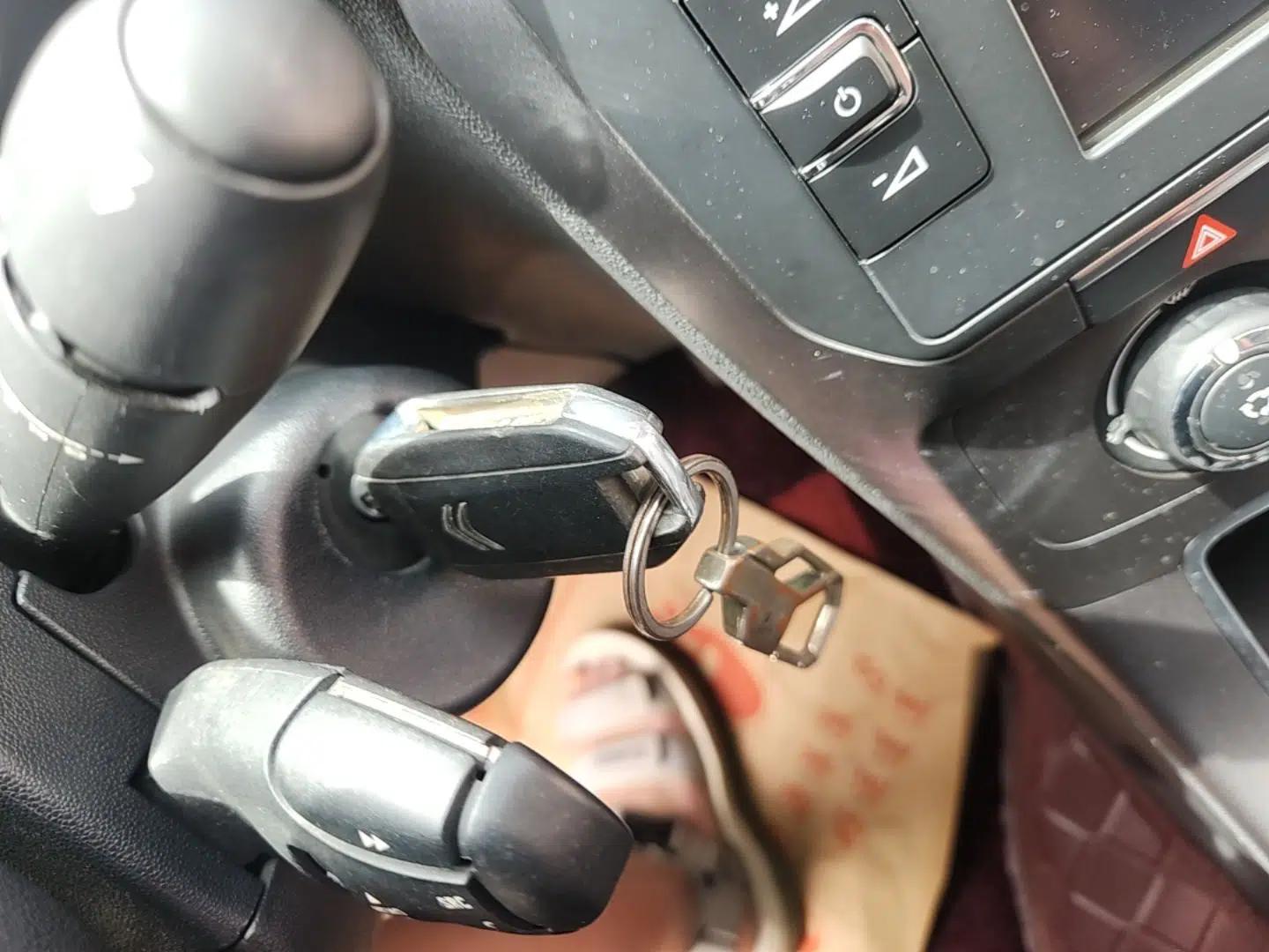 Citroen C4 Sega 2016 1.6L Automatic Comfort Model — миниатюра 12