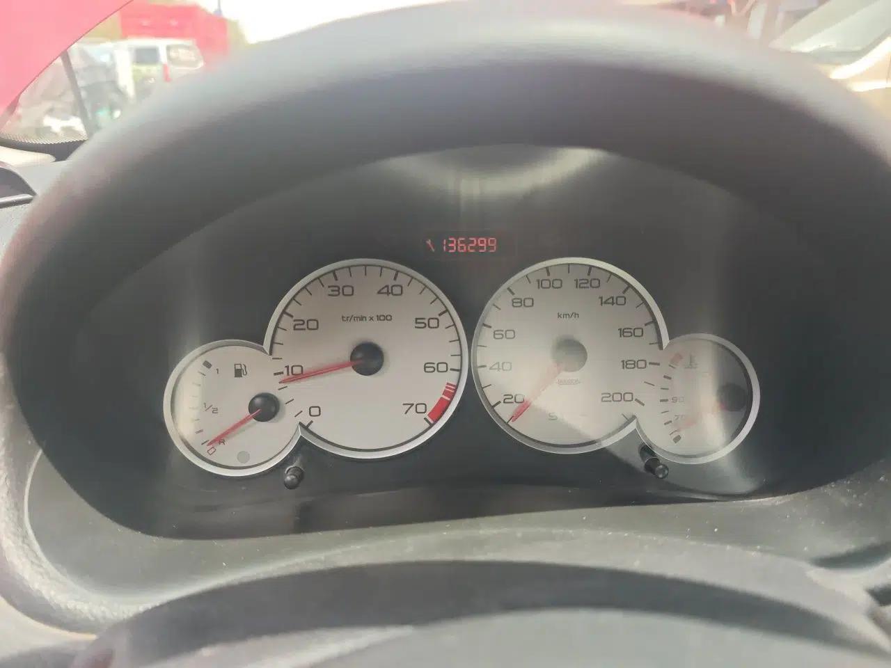 Citroen C2 2012 1.4L Manual Sport Model — миниатюра 12
