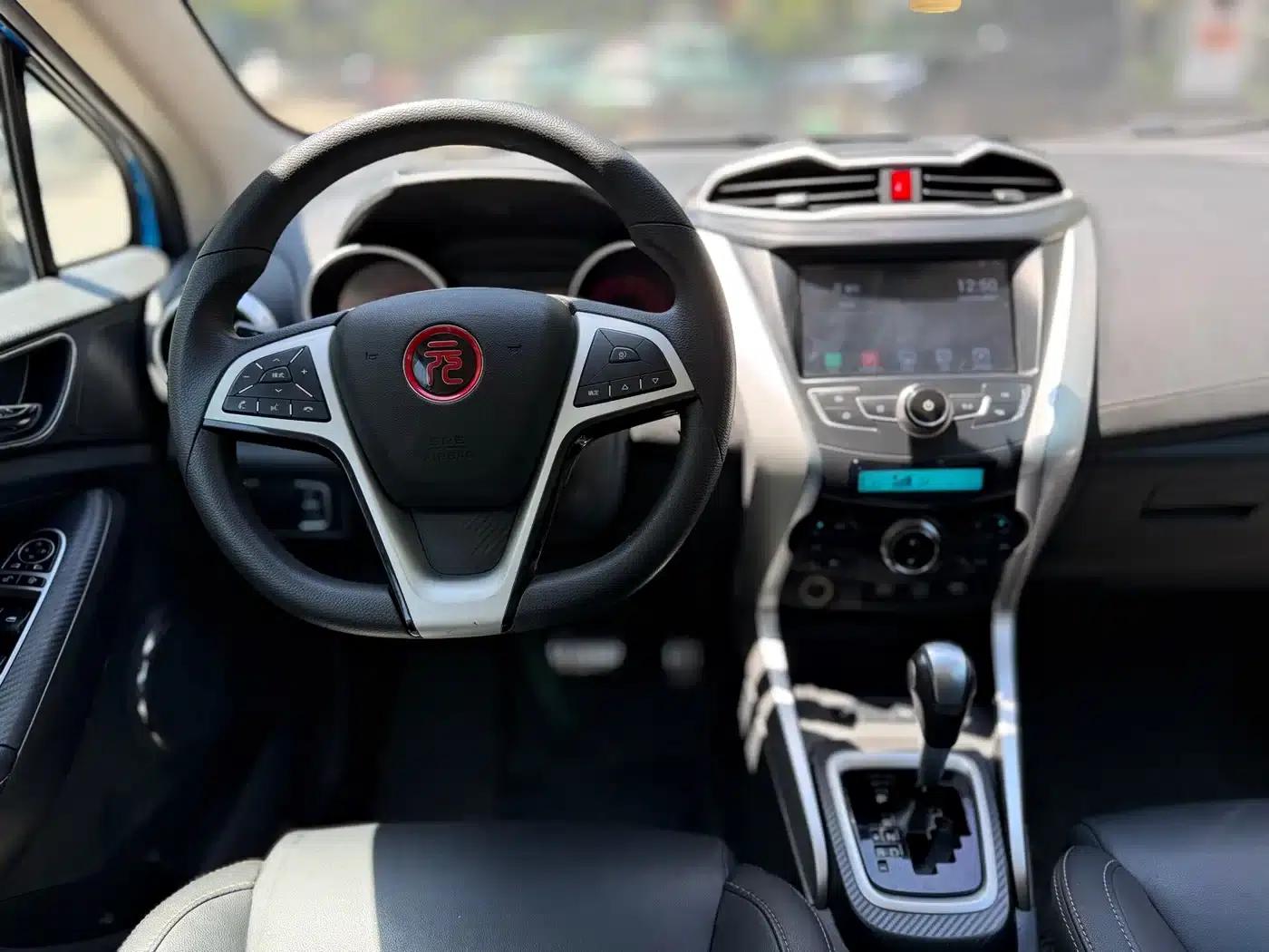 2017 Yuan 1.5L Automatic Cool and Stylish Model — миниатюра 11