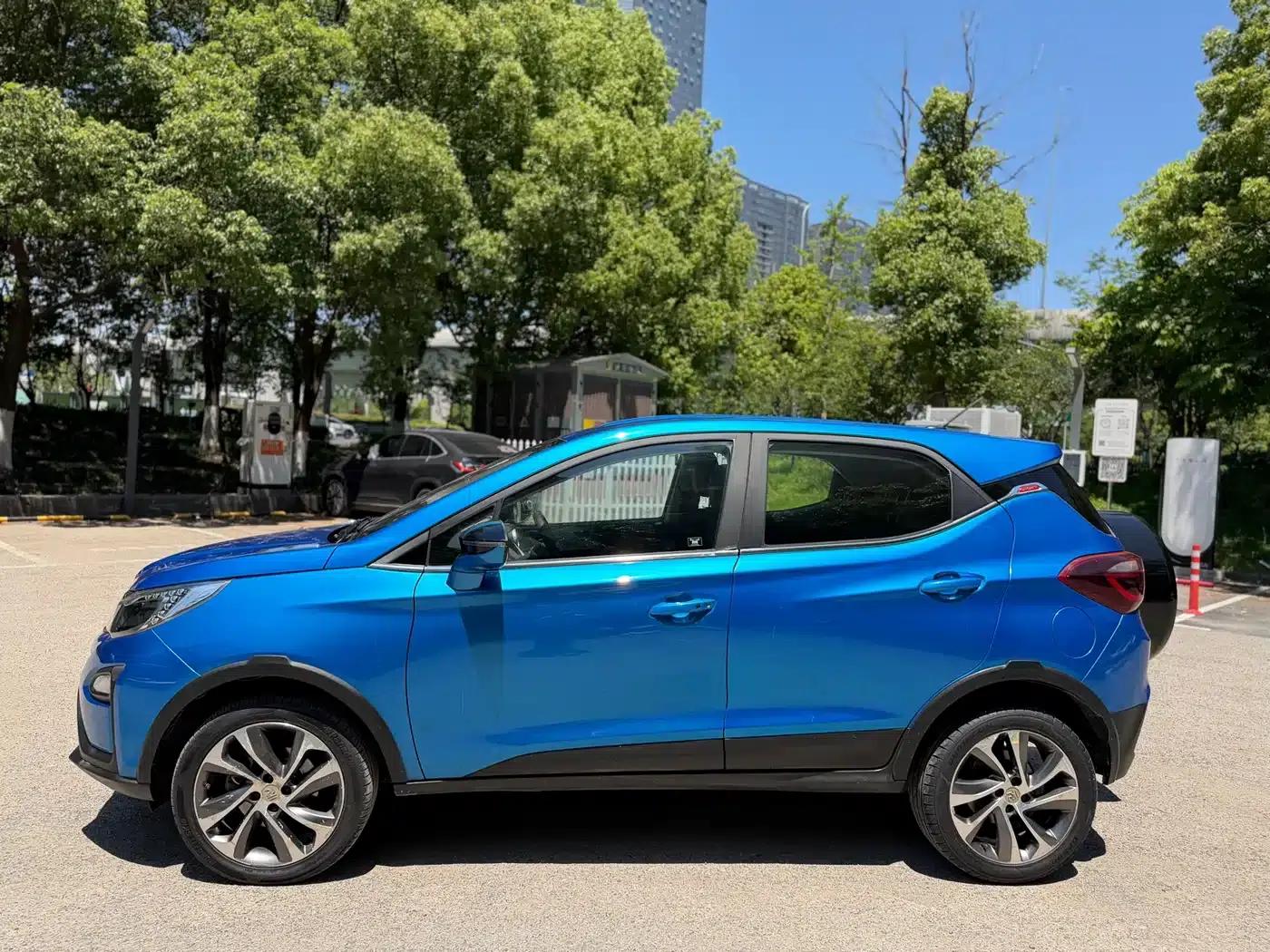2017 Yuan 1.5L Automatic Cool and Stylish Model — миниатюра 4