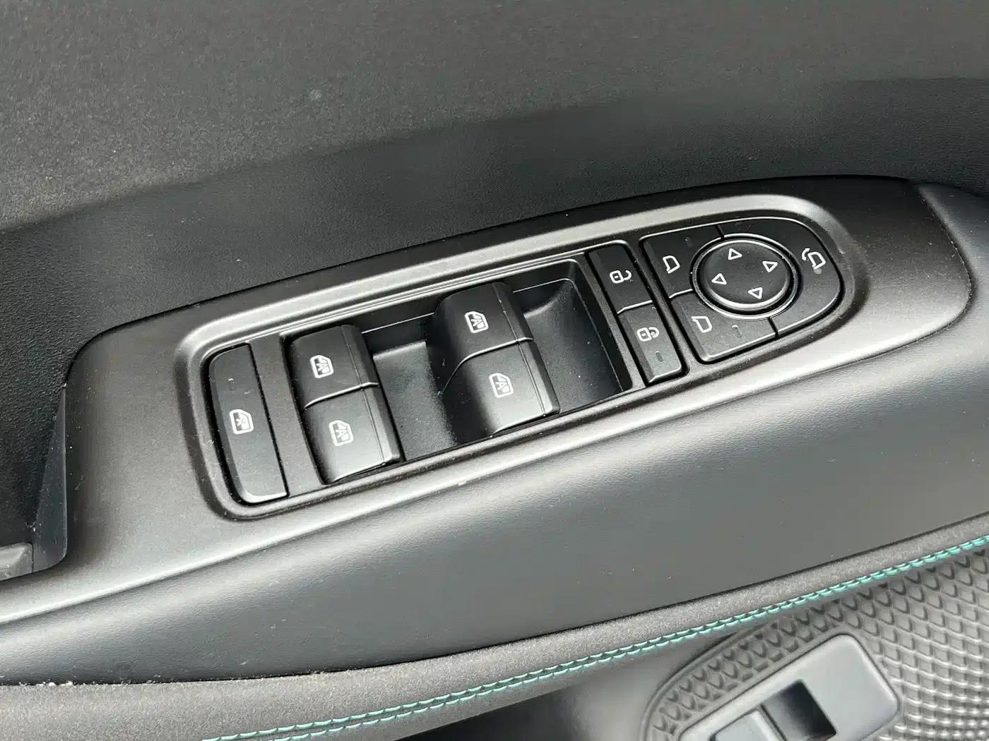 Seal 06 DM-i Touring Edition 2025 DM-i 80KM Premium — миниатюра 6