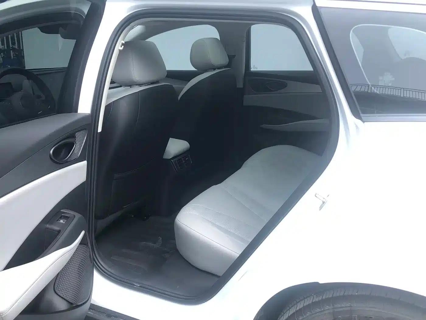 Seal 06 DM-i Touring Edition 2025 DM-i 150KM Flagship Model — миниатюра 7
