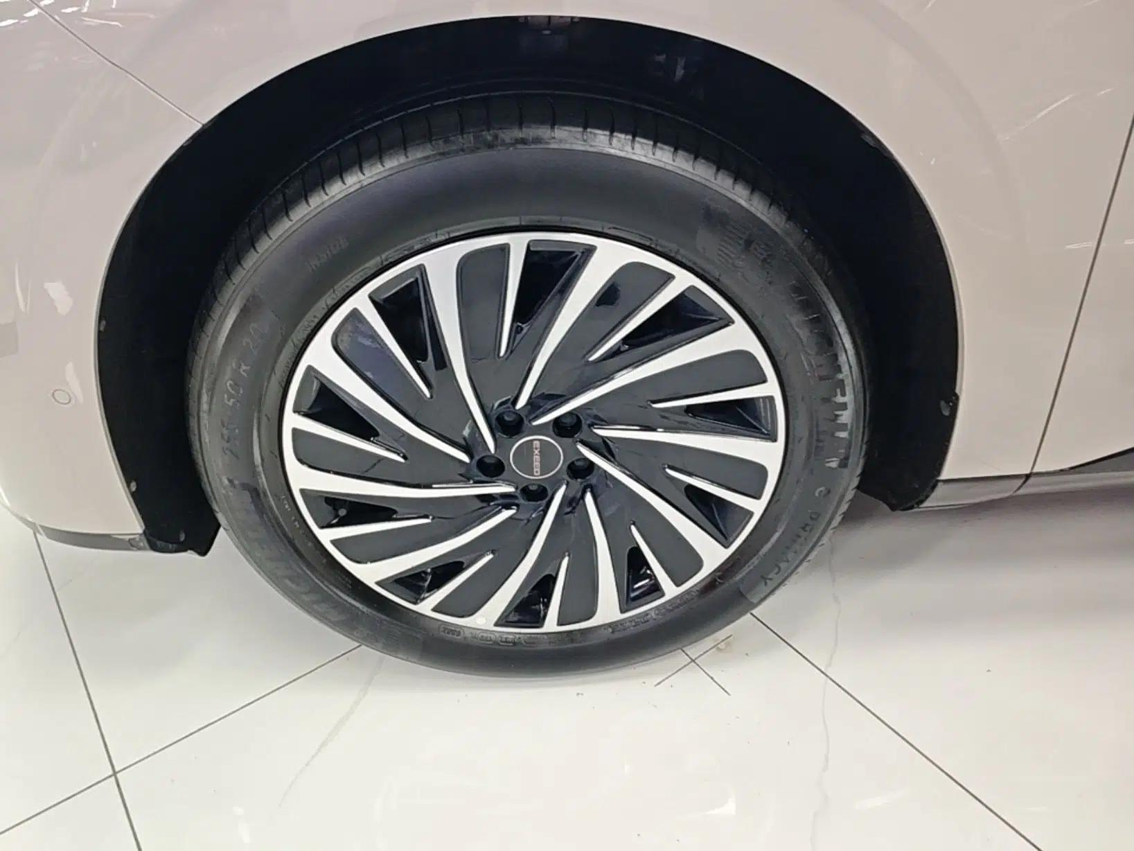 EXEED Star Era ET 2024 Extended-Range 240 Ultra All-Wheel Drive — миниатюра 8