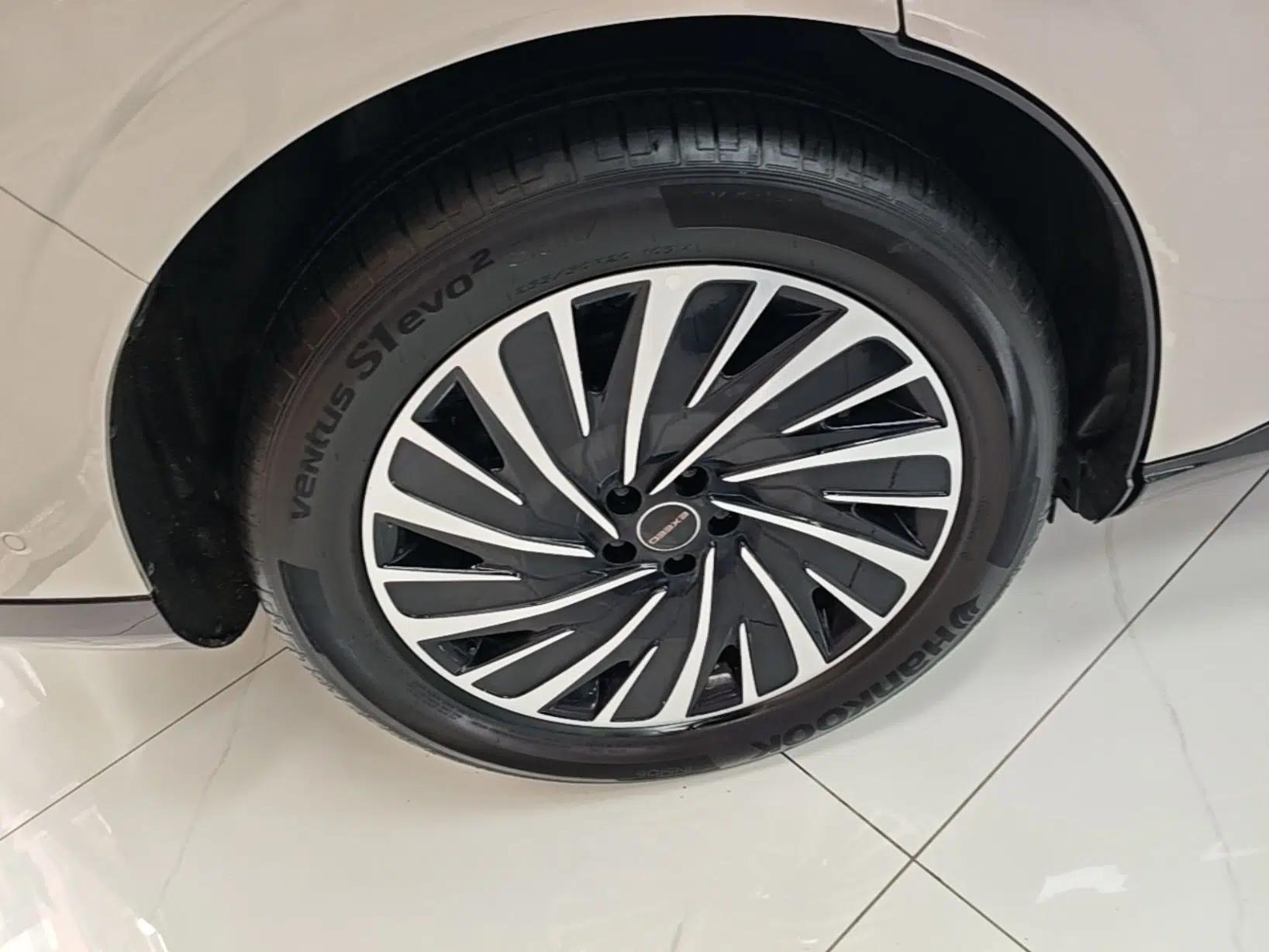 EXEED Star Era ET 2024 Extended-Range 240 Ultra All-Wheel Drive — миниатюра 10