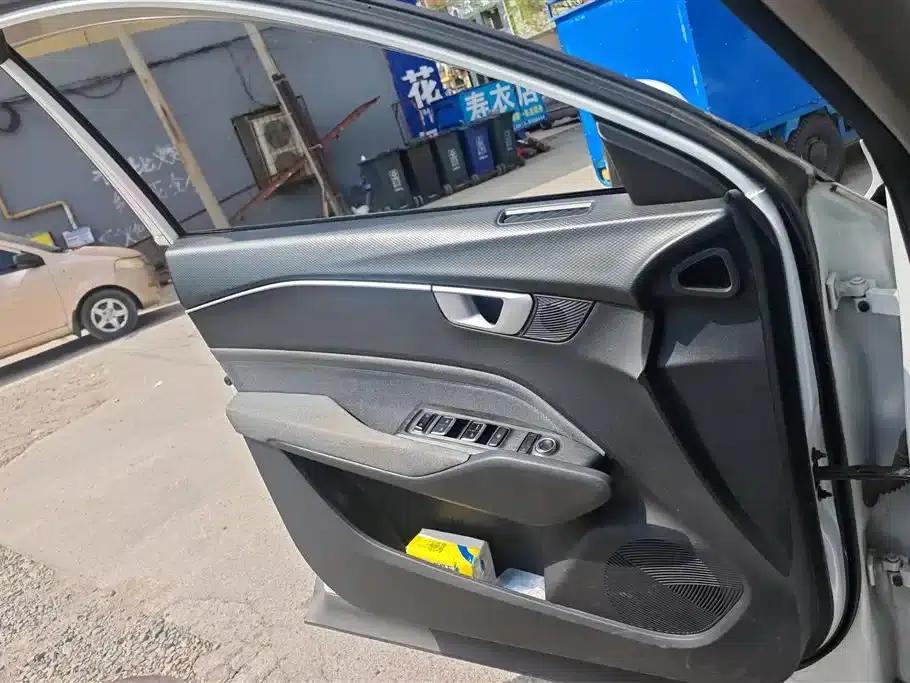 Baojun RC-6 2019 1.5T CVT 24-Hour Online Elite Edition — миниатюра 7