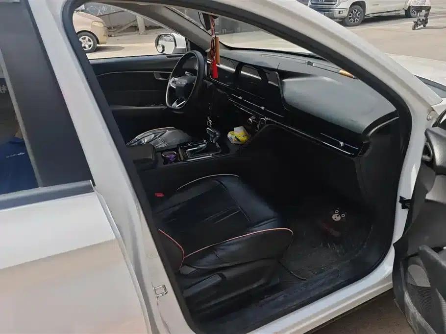 Baojun RC-6 2019 1.5T CVT 24-Hour Online Elite Edition — миниатюра 8