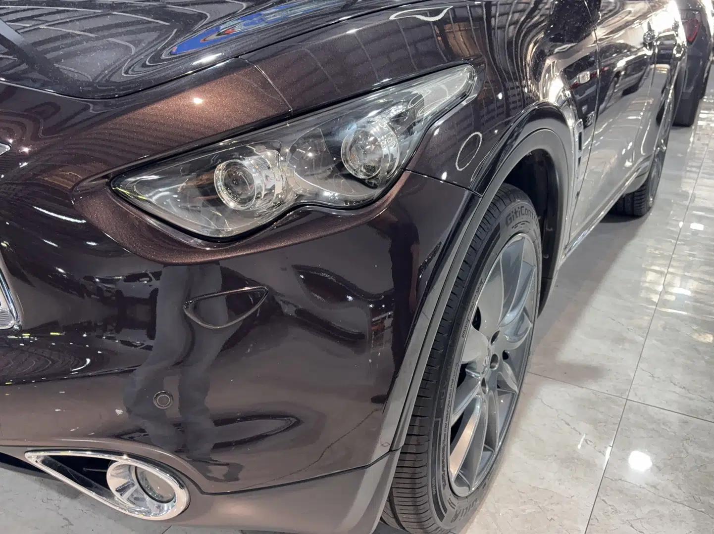 Infiniti QX70 2013 3.7L Supreme Edition — миниатюра 2