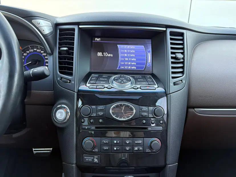Infiniti QX70 2013 3.7L Supreme Edition — миниатюра 13