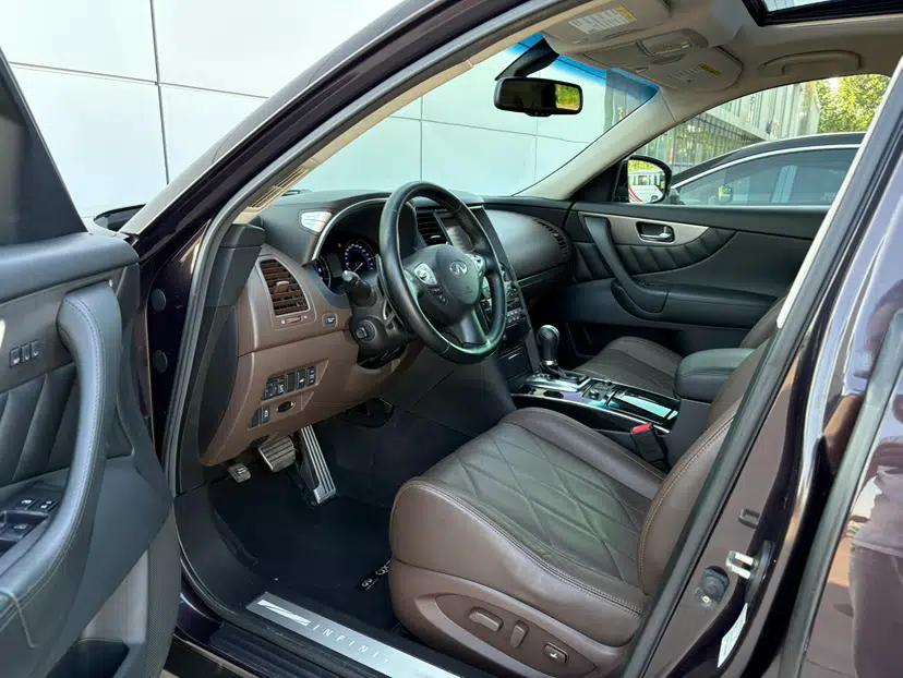 Infiniti QX70 2013 3.7L Supreme Edition — миниатюра 15