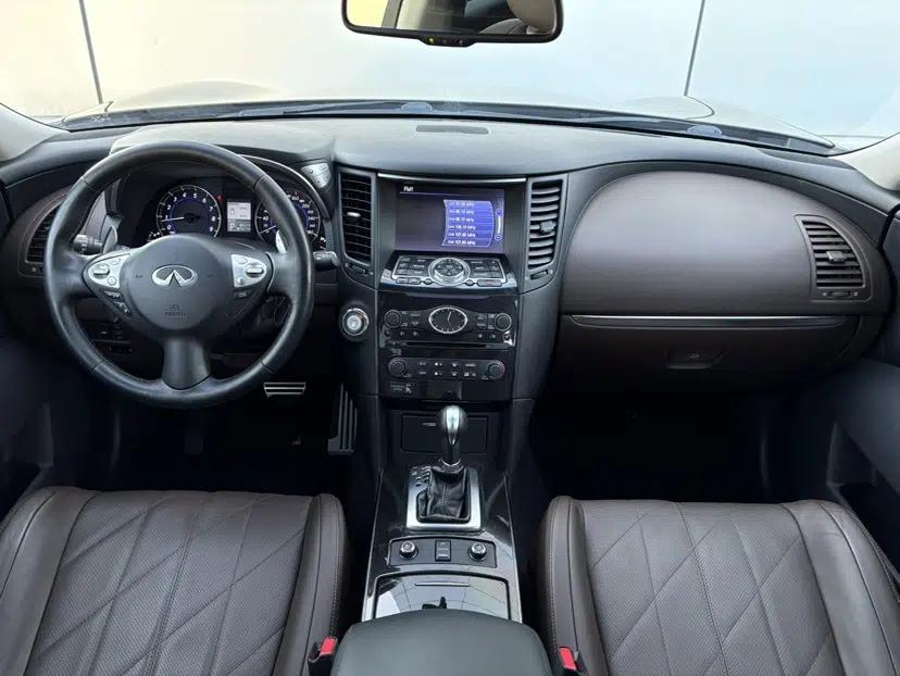 Infiniti QX70 2013 3.7L Supreme Edition — миниатюра 18