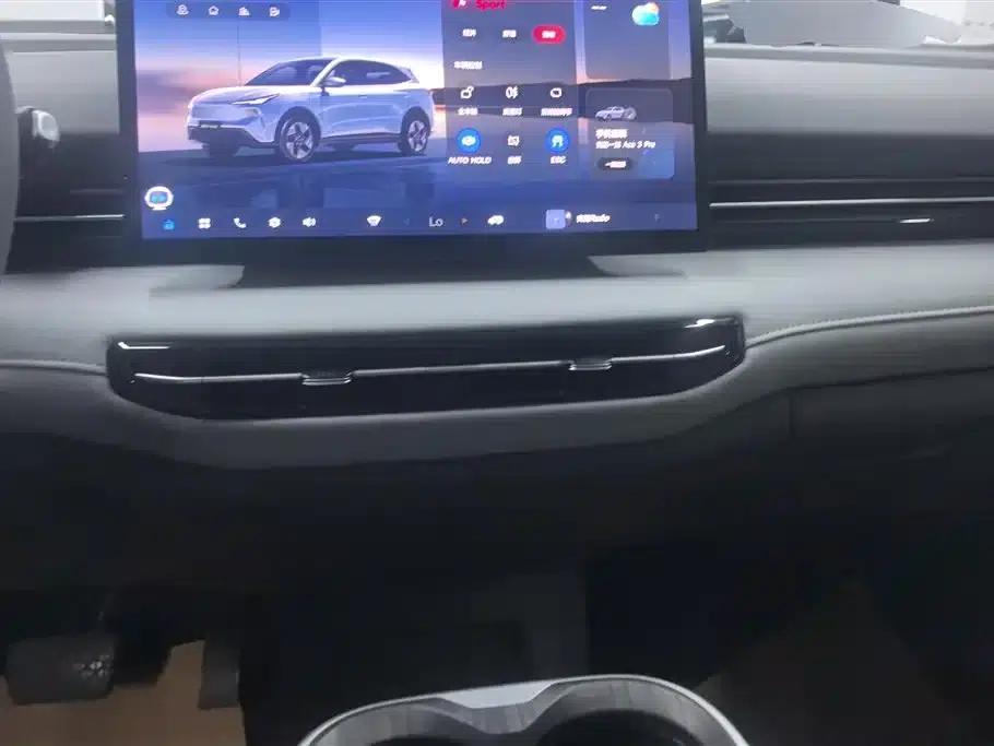 Yueyi 03 2025 Model 565km Business Edition — миниатюра 13