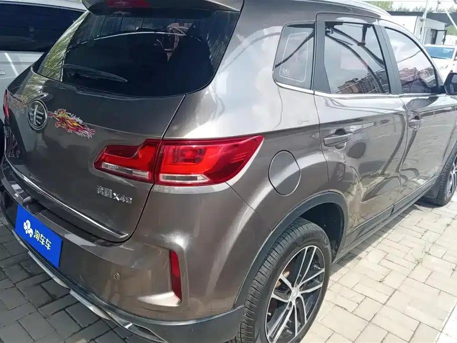 Besturn X40 2017 1.6L Automatic Luxury Edition — миниатюра 3