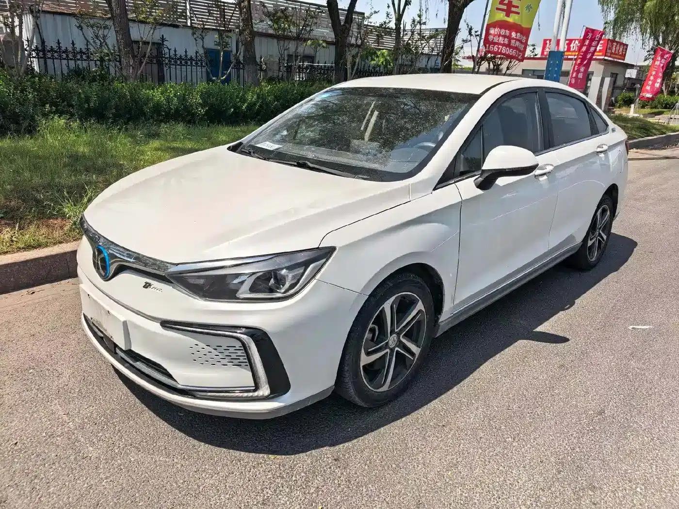 Beijing EU5 2018 R500 Smart Wind Edition — миниатюра 1