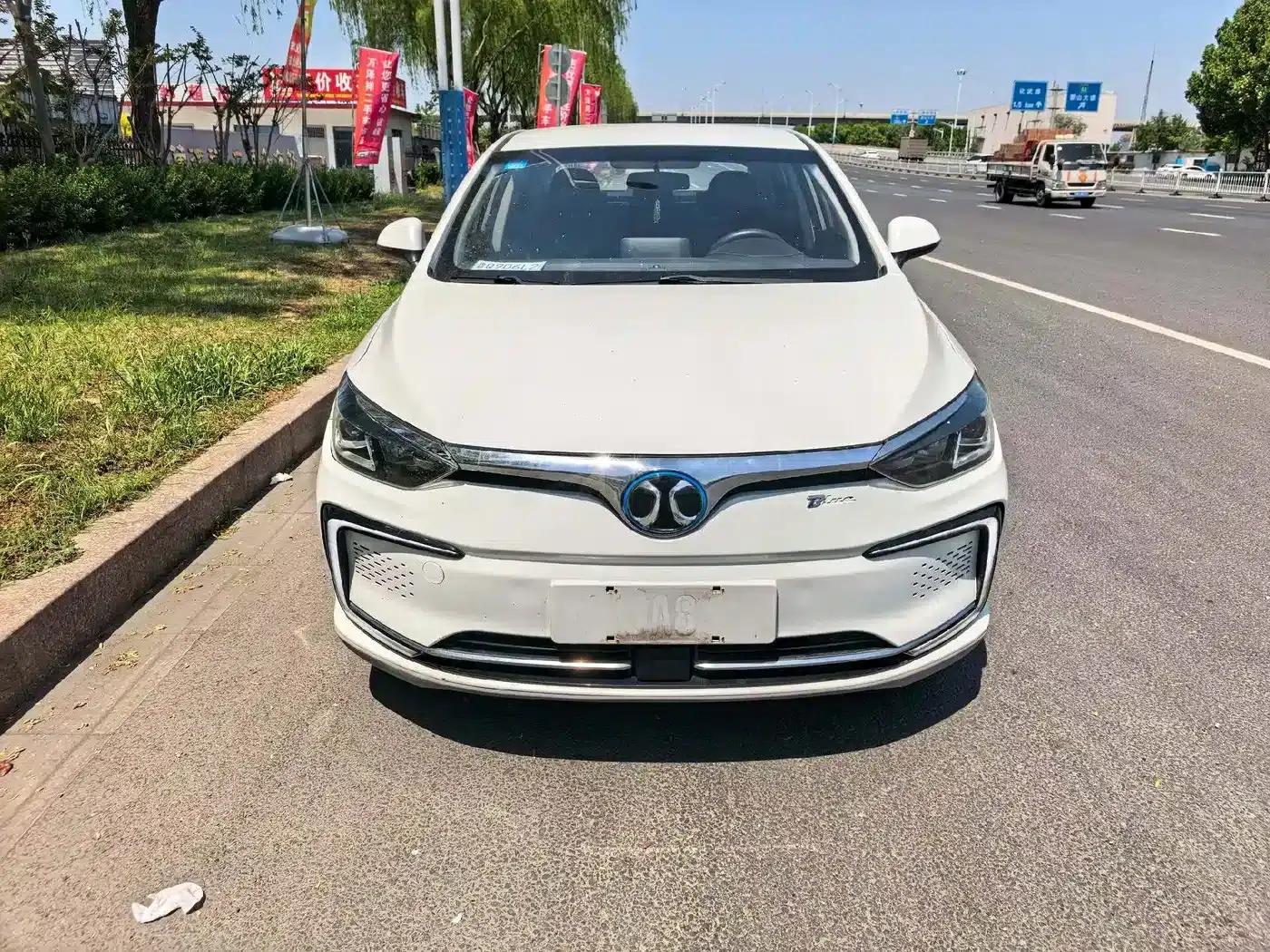 Beijing EU5 2018 R500 Smart Wind Edition — миниатюра 2
