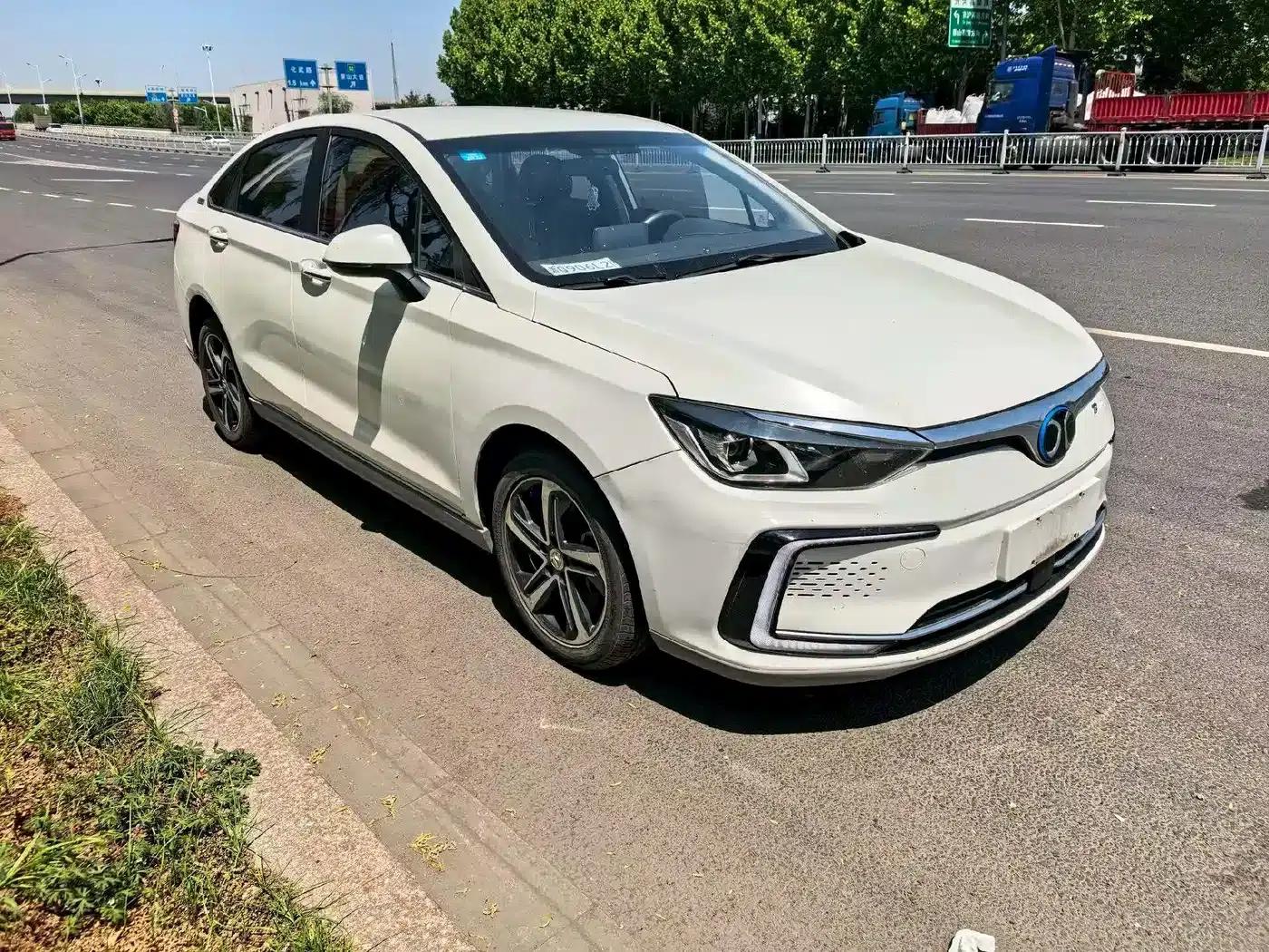 Beijing EU5 2018 R500 Smart Wind Edition — миниатюра 3