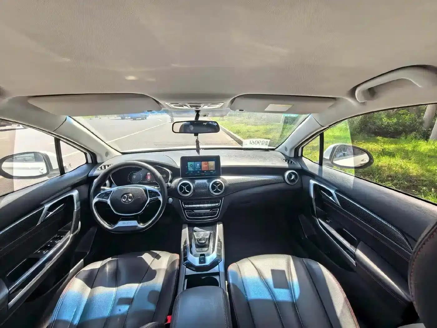 Beijing EU5 2018 R500 Smart Wind Edition — миниатюра 5